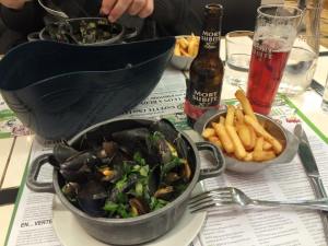 Mussels and fries
